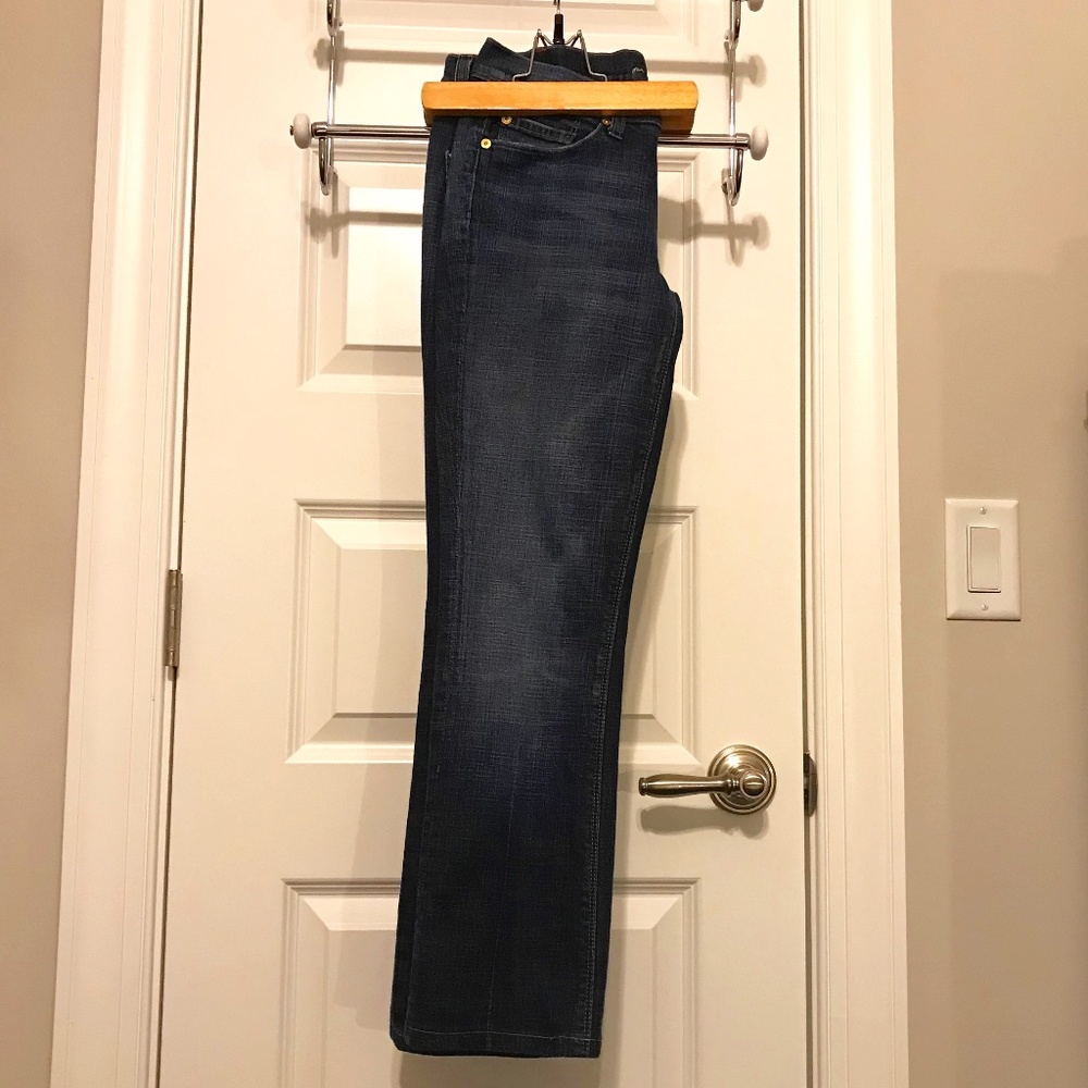 7 For All Mankind 5 pocket lightly distressed blue jeans with rivet design (26)
